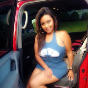 Black woman momtayiib22 is looking for a partner