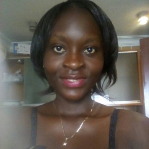 Black woman Arlyne is looking for a partner