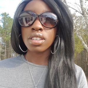 Black woman Payton is looking for a partner