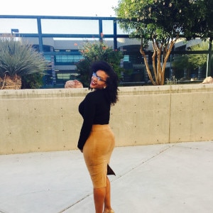 Black woman queenbey is looking for a partner
